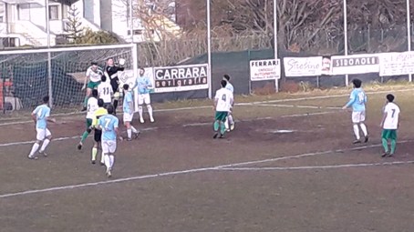 Torna a vincere l'Arona: 1-0 al Trino, decide Terzi. Foto