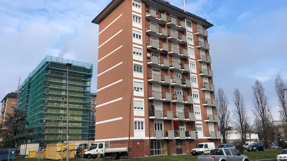 Palazzina Atc di via Mantova: rimosso l'amianto e rifatta la facciata