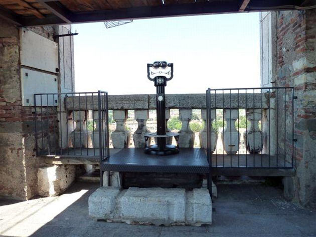 Un cannocchiale turistico alla Rocca
