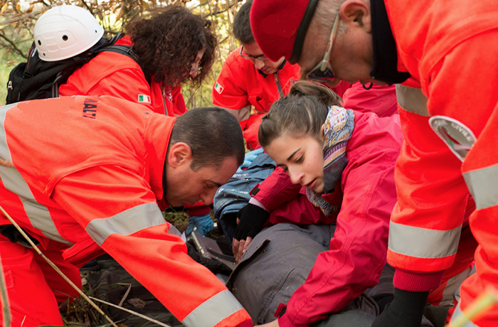 Infarto al Moro per uno svizzero, l'elicottero non riesce ad atterrare, portato in funivia
