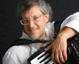 La fisarmonica di Scappini questa sera all'apertura della 90^ Festa dell'Uva