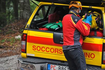 Soccorso alpino mobilitato per un fungiàtt con una caviglia rotta