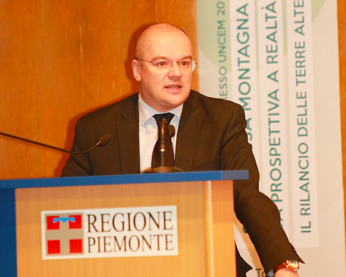 Uncem riflette sui migranti nei paesi di montagna. Borghi: “Fenomeno da studiare a fondo”