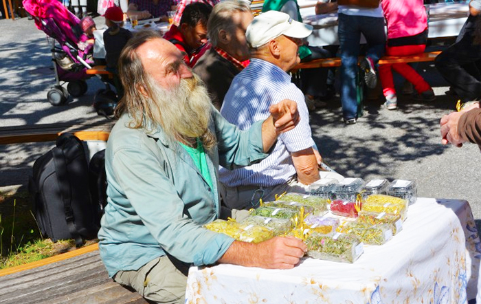 I prodotti ossolani al Mercato tradizionale d'autunno sulla piazza di Ernen
