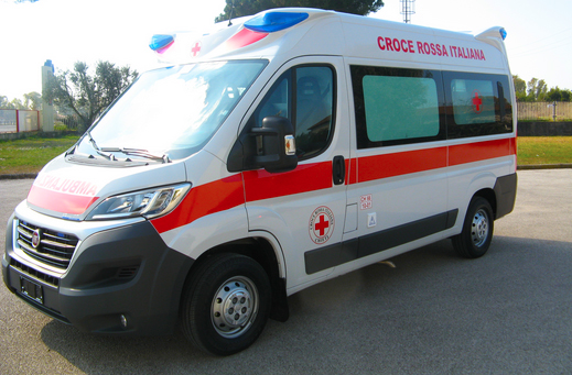 Frontale tra due auto ad Ornavasso, tre in ospedale
