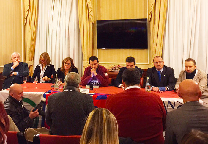 Salvini a Domo: “Uniamo il centro destra e mandiamoli a casa”. Video