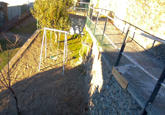 Villa: rifatti i muri in pietra in diverse frazioni