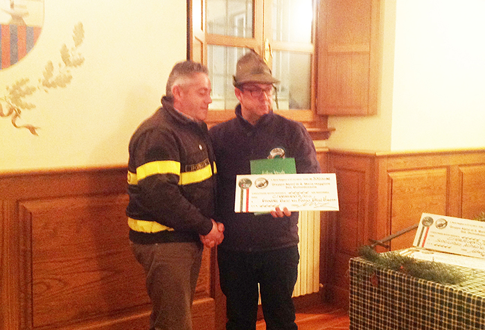 Solidarietà e sostegno degli Alpini di Santa Maria Maggiore a nove associazioni del paese. Fotogallery e video