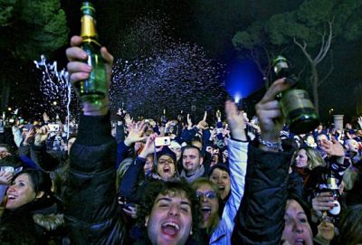 Capodanno col “botto”. Di polemiche: Le minoranze: “operazione non trasparente”