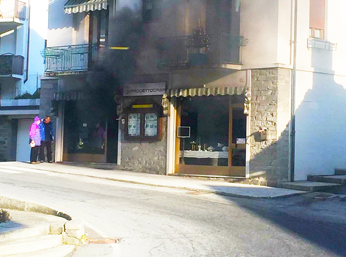 Varzo: incendio nell'ufficio di un'agenzia immobiliare