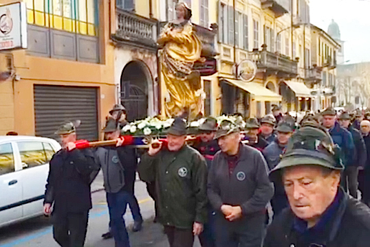 Iniziato il Giubileo, a Domo la processione con la statua della Madonna. Video e fotogallery