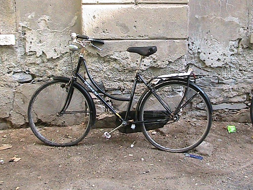 Ladro di bicicletta o pedone in ritardo?