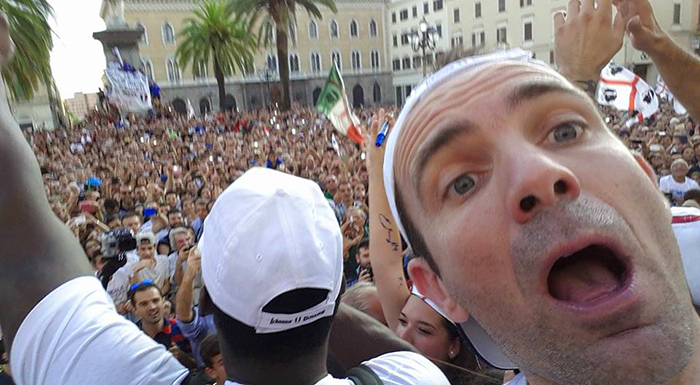 Ecco il selfie di Citrini, campione d'Italia di basket col Sassari