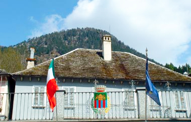 Re: polemica per l'incontro patrocinato dal Comune sull'irruzione alla caserma Diaz durante il G8 di Genova