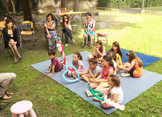 Tanti bambini per la festa di "Nati per leggere". Fotogallery