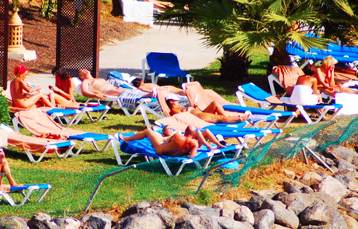 Sì al naturismo in Piemonte, e si possono aprire attività connesse