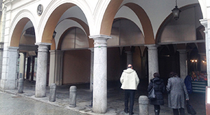 Incontro pubblico sotto i portici di Teatro Galletti con il Movimento 5 stelle