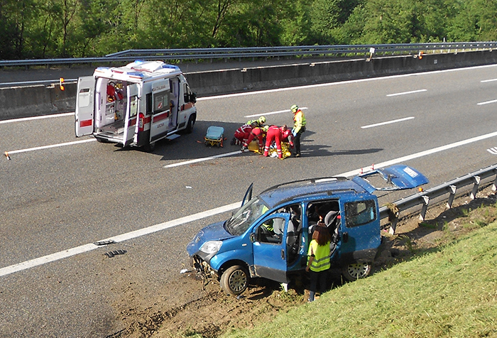 L'autista del bus nega ogni addebito, e spiega la dinamica dell'incidente. Ecco le foto
