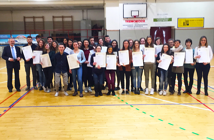 Consegna dei diplomi ai maturi del Liceo Spezia e della borsa di studio in ricordo di Mauro Magrì. Video e fotogallery