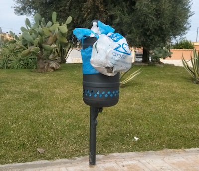 “No ai rifiuti abbandonati nei cestini”