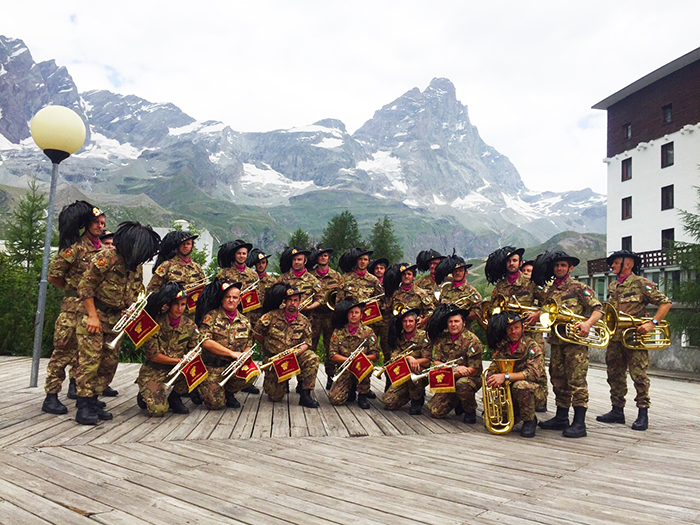 La Fanfara Bersaglieri Valdossola protagonista a Cervinia. Fotogallery