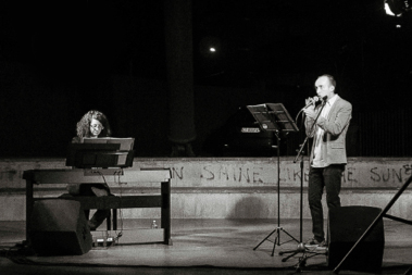 Sabato sera in piazza Salera “Pellicole in Note” con Ferraris e Milani