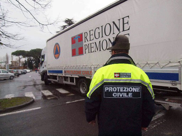 Un disperso nei boschi e un incidente. Per finta