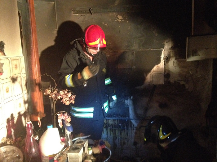 Caddo: a fuoco un appartamento. Tutti illesi