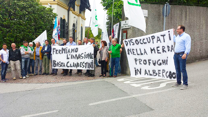 La Lega protesta in Prefettura contro l'arrivo dei migranti