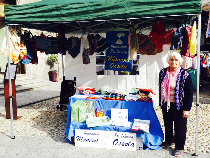 Al Mercato domese c'è anche Mamma Ossola che raccoglie fondi per i bambini