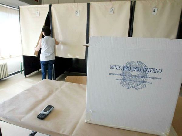 Elezioni, a mezzogiorno affluenza attorno al 18%