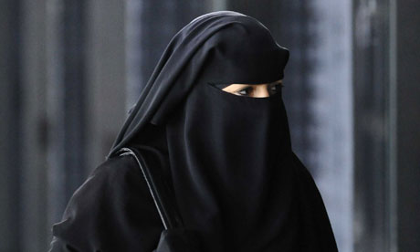 Il Canton Ticino vieta il burqa per legge
