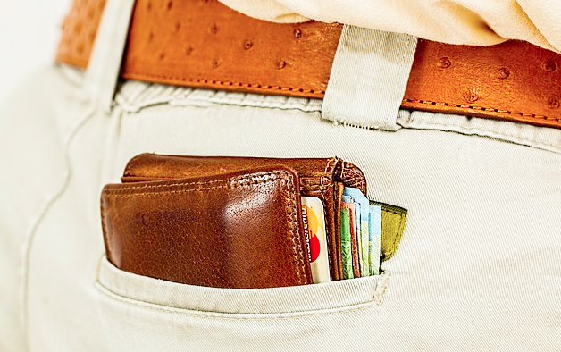 Ancora borseggi al mercato del sabato. Vittime i turisti svizzeri