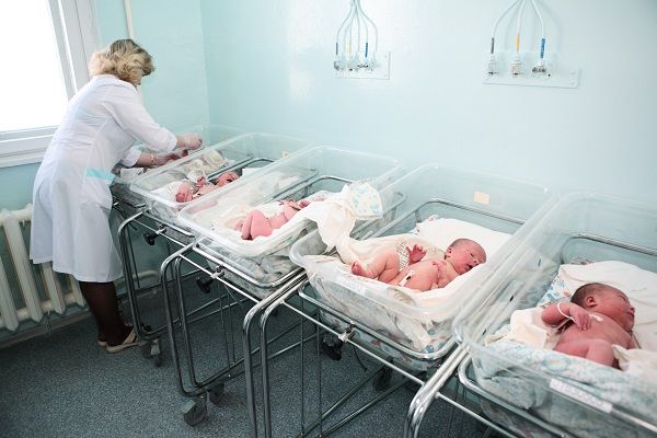 Bonus bebè da restituire: nessuna equiparazione con gli extracomunitari
