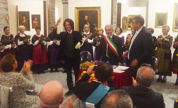Alberto Fortis è “cittadino onorario” di Domo. Video e foto