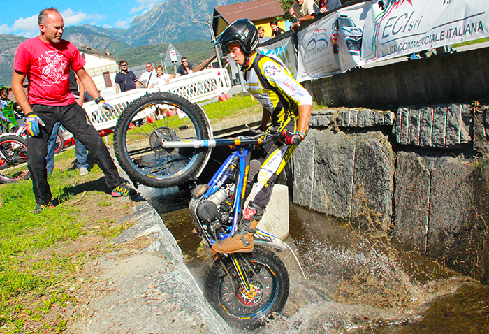  Luca Cotone portacolori della squadra Italiana al Trofeo delle Nazioni
