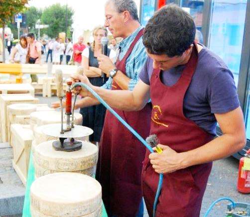 Ossola protagonista: marchiatura delle forme di Bettelmatt 2015 al Cheese di Bra