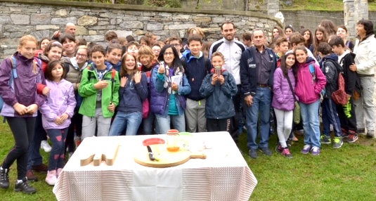 Il sindaco Lana "cicerone" per gli alunni del Rosmini tra le bellezze di Piedimulera