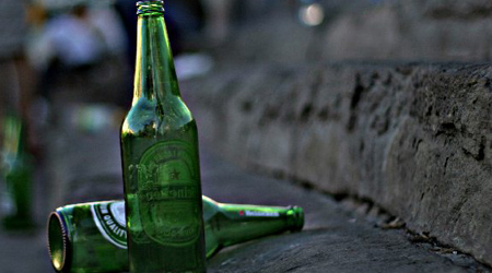 Alla Sagra dell'Uva niente bottiglie di vetro e lattine