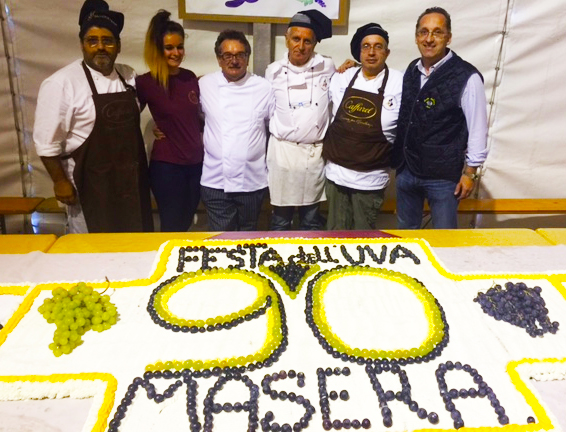 Pacsta e bajan, e una torta di 10 metri per l'apertura della Festa dell'Uva. Video e fotogallery
