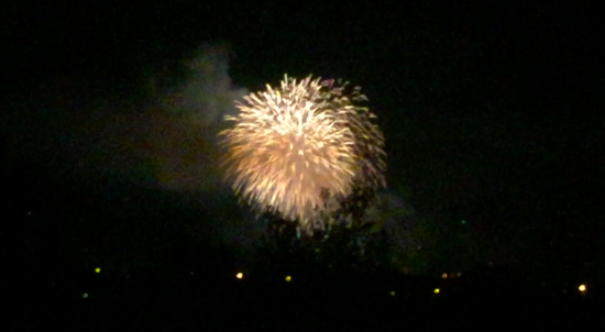 Fuochi d'artificio sulla Festa dell'uva di Masera. Domenica la sfilata. Video