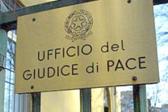 Zuffa al bar tra due uomini e una donna: una condanna