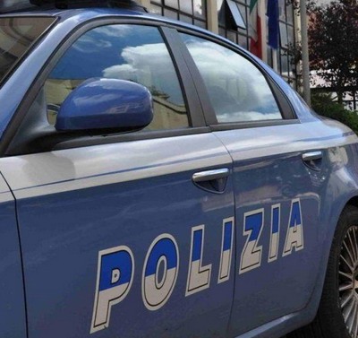 In moto con targa falsa, senza assicurazione e revisione. E il mezzo era “sequestrato”