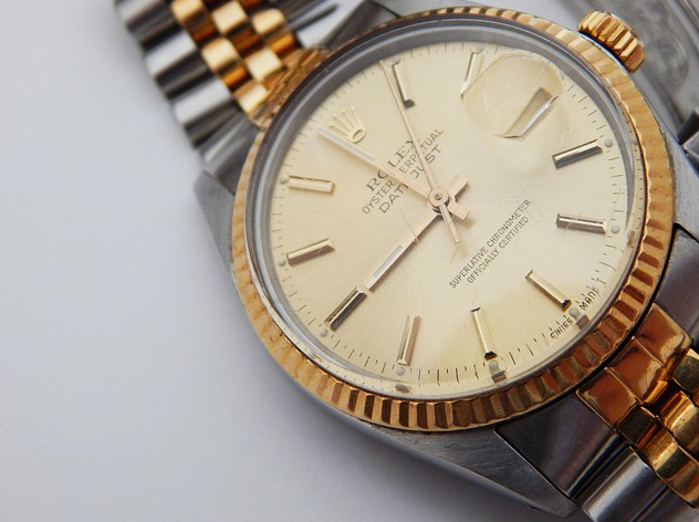 Un Rolex da 10 mila euro e 323 grammi di droga sequestrate ai valichi a settembre
