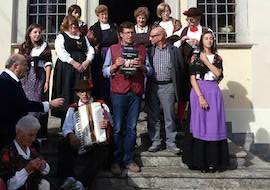 Il bel tempo per la Sagra del fungo di Trontano. Presentato il libro sul Gruppo Folk