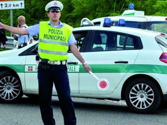 Scontro sulla provinciale di Mergozzo: giovane ferita con prognosi di 90 giorni